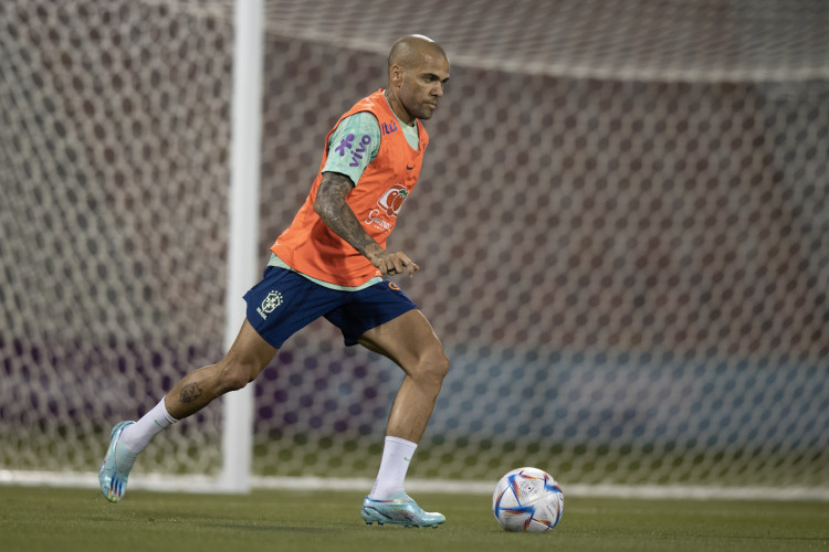 Conhe&ccedil;a Daniel Alves, o jogador mais velho a disputar a Copa do Mundo 2022