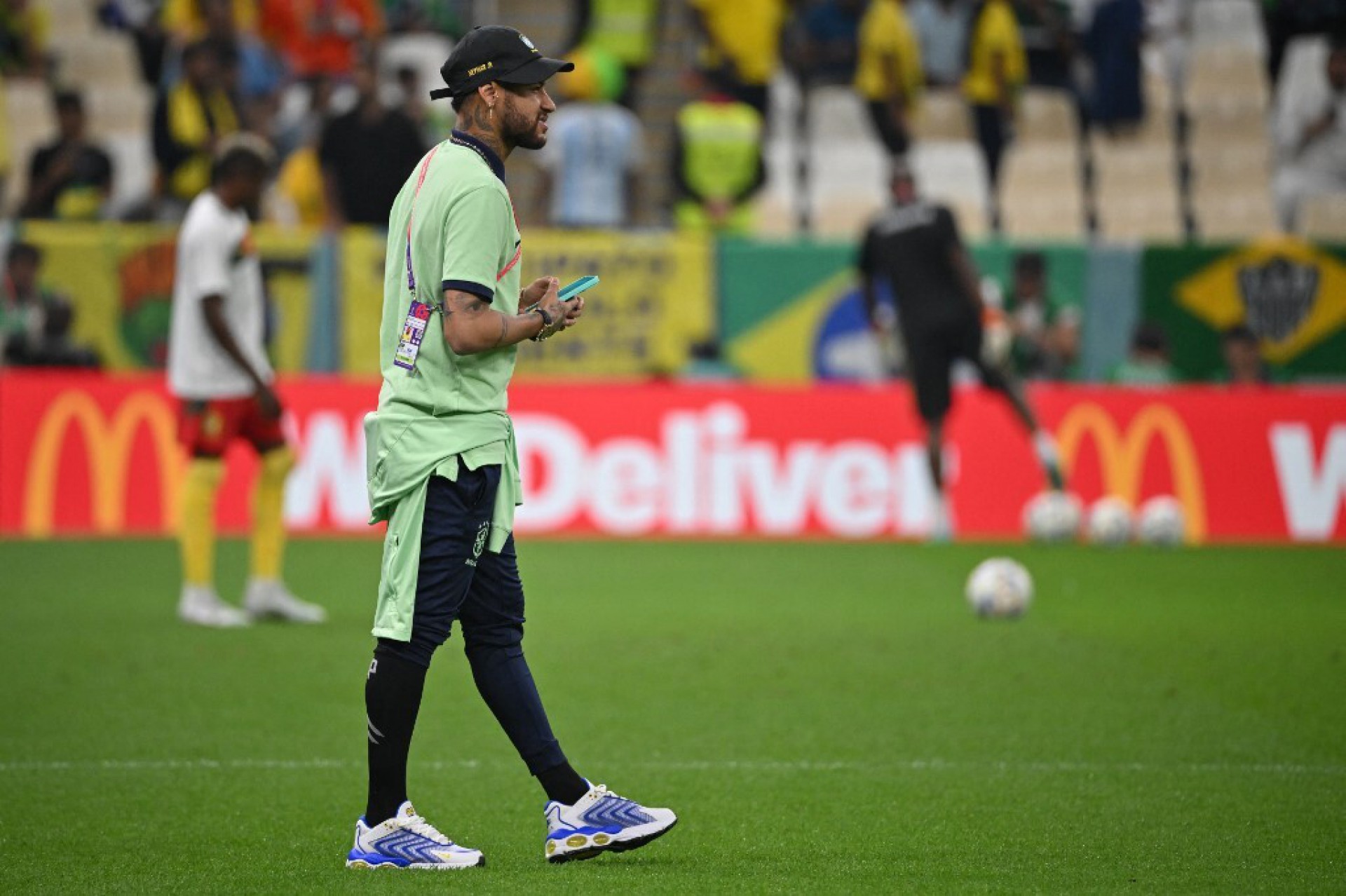 Neymar com a Delegação brasileira para ver o último jogo do Brasil pela fase de grupos