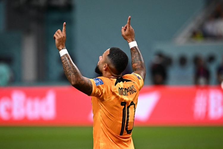 Holanda e Estados Unidos se enfrentaram pelas oitavas de final da Copa do Mundo 2022. Memphis abriu o placar para a Laranja Mecânica aos 10 minutos. 