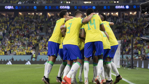 Jogadores da sele&ccedil;&atilde;o brasileira comemoram gol no jogo Brasil x Coreia do Sul, no Est&aacute;dio 974, pela Copa do Mundo 2022