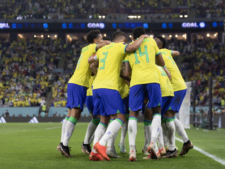 Jogadores da seleção brasileira comemoram gol no jogo Brasil x Coreia do Sul, no Estádio 974, pela Copa do Mundo 2022