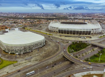 Arena Castelão está localizada no bairro Boa Vista e foi modernizada para a Copa do Mundo de 2014  