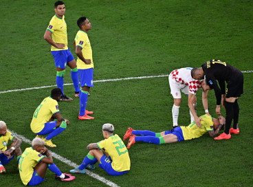 Jogadores da Seleção Brasileira lamentam eliminação no jogo Croácia x Brasil, no estádio Cidade da Educação, em Al-Rayyan, pela Copa do Mundo 2022 