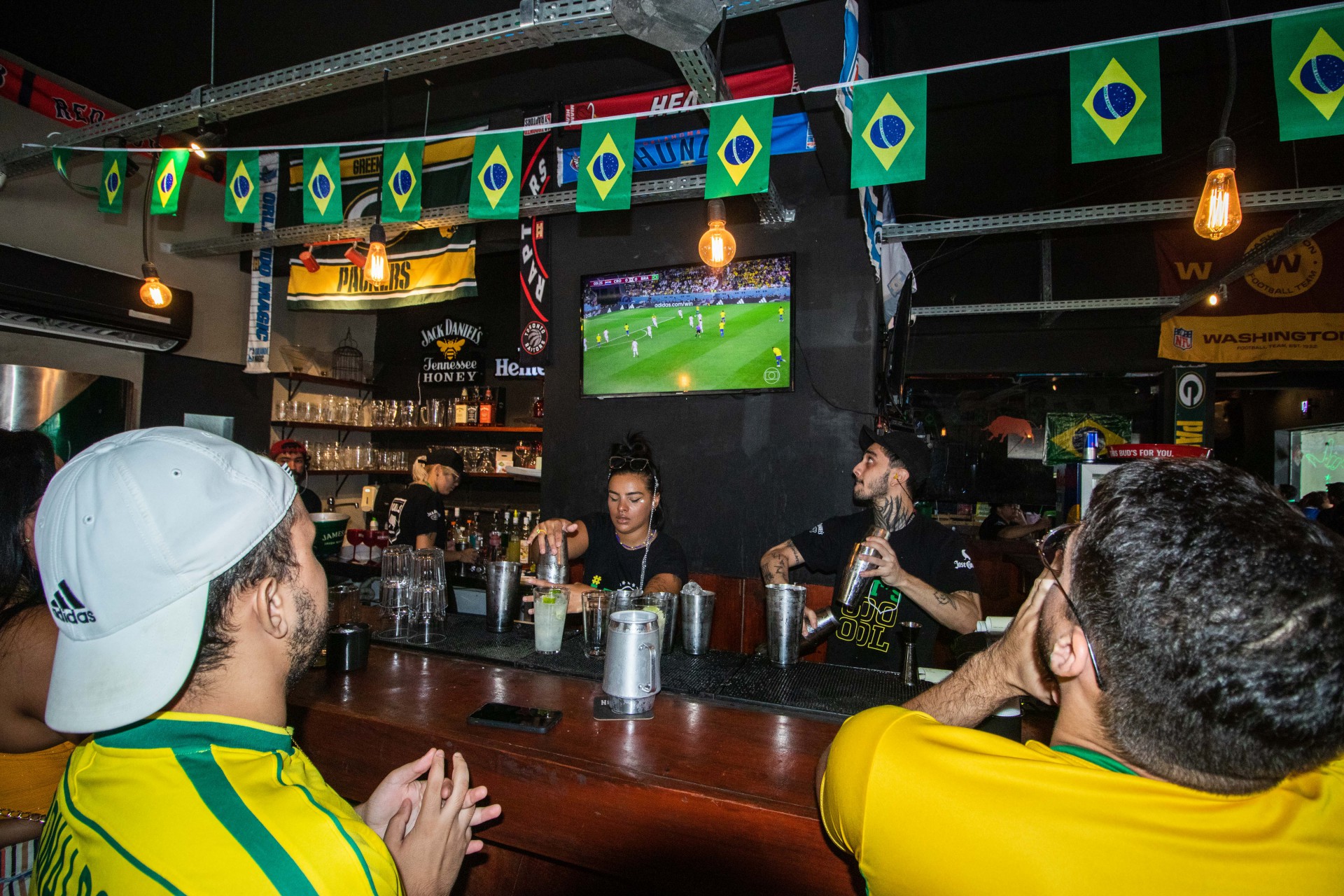 Euforia e frustração torcedores cearenses se reúnem em bares na