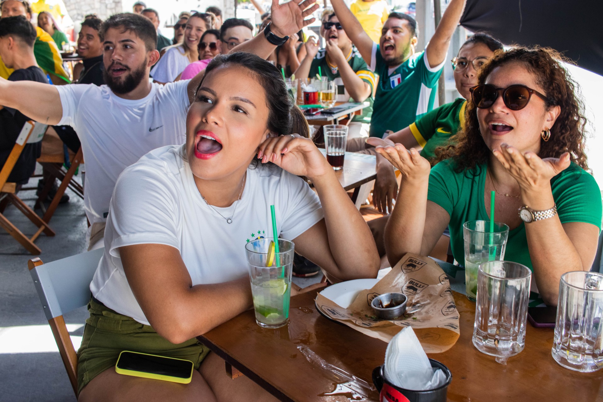 Euforia e frustração torcedores cearenses se reúnem em bares na