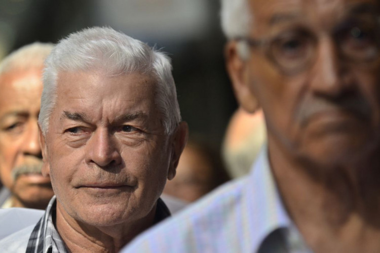 ￼CONSIGNADO para beneficiários 
do INSS teve taxa de juros reduzida