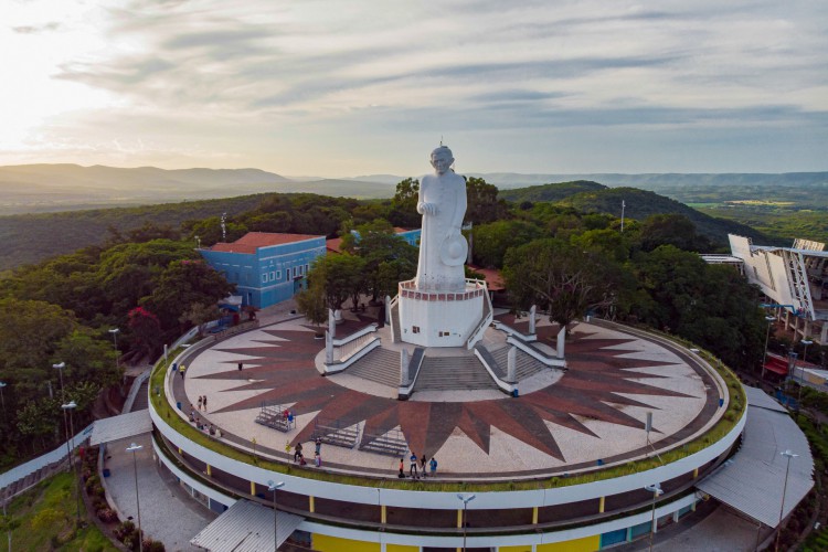 Prefeitura de Juazeiro do Norte quer coibir cobranças abusivas a romeiros. Na imagem, o Orto Padre Cícero no Juazeiro do Norte