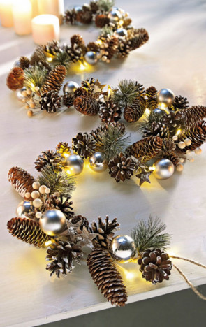 Pinhas decorativa para mesa da ceia de Natal