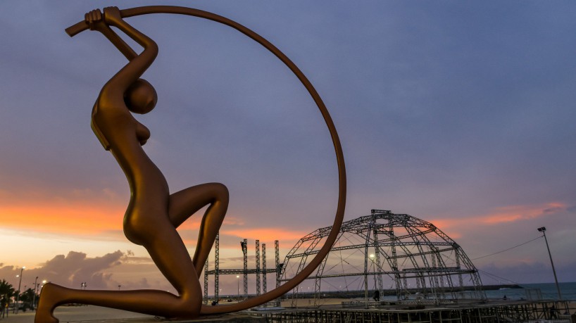 FORTALEZA, CEARA, BRASIL, 21.12.22: Estrutura para Ano Novo no Aterro da Praia de Iracema. (Aurelio Alves/ O POVO)