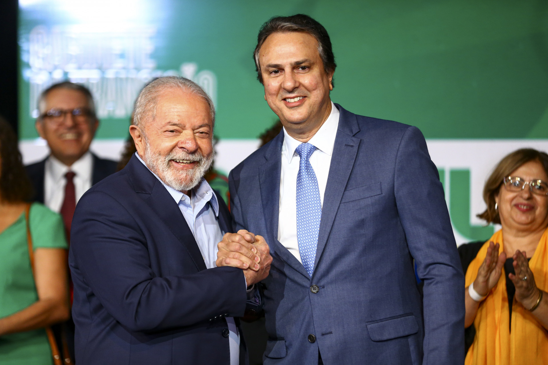 O presidente da República e o ministro da Educação Camilo Santana (Foto: Marcelo Camargo/Agência Brasil)