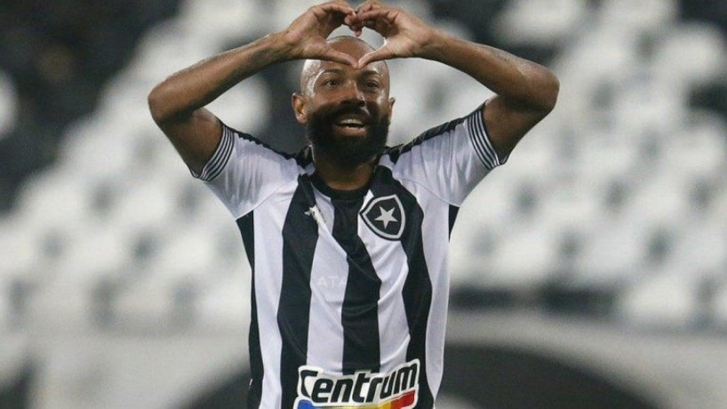 Chay, meia-atacante, é o novo reforço do Ceará