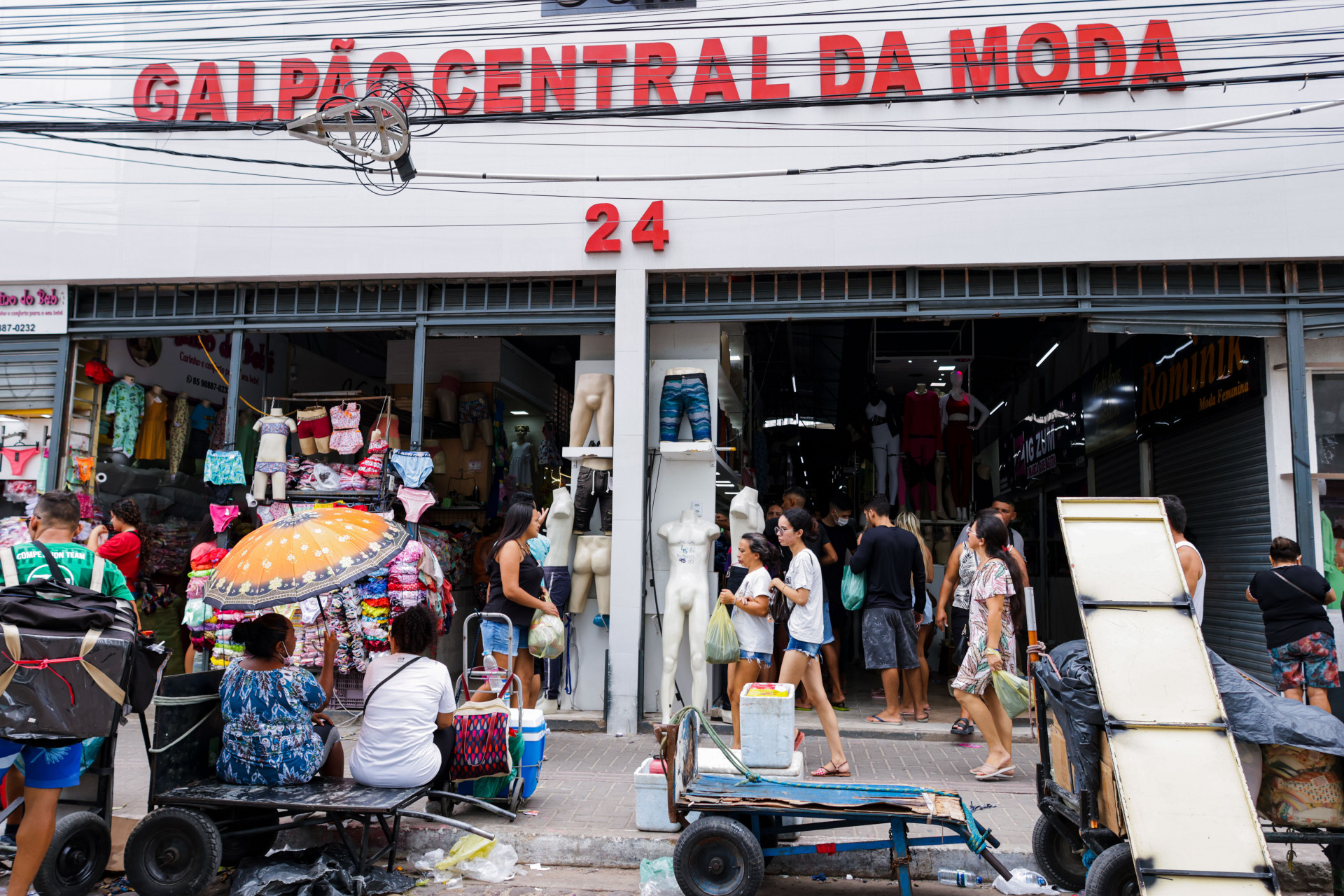 Polos varejistas de moda continuam fortes regionalmente, mas produção industrial retraiu bastante e enfrenta dificuldade para superar os efeitos da pandemia. (Foto: AURÉLIO ALVES)