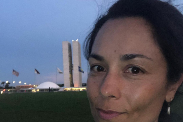 Mulher foi presa por suspeita de envolvimento em atos de vandalismo em Brasília