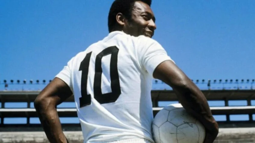 Camisa 10 do Santos n&atilde;o ser&aacute; usada a partir de janeiro em homenagem a Pel&eacute;