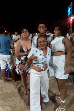 Silvanira Campos retornou ao aterro da Praia de Iracema para celebrar o Réveillon