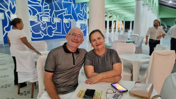 Casal marenhense, Juvêncio Franco e Maria da Graça Franco curtem a virada de ano no Náutico