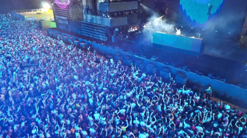 Vista aérea de Réveillon de Fortaleza - Aterro da Praia de Iracema - durante queima de fogos(fo...