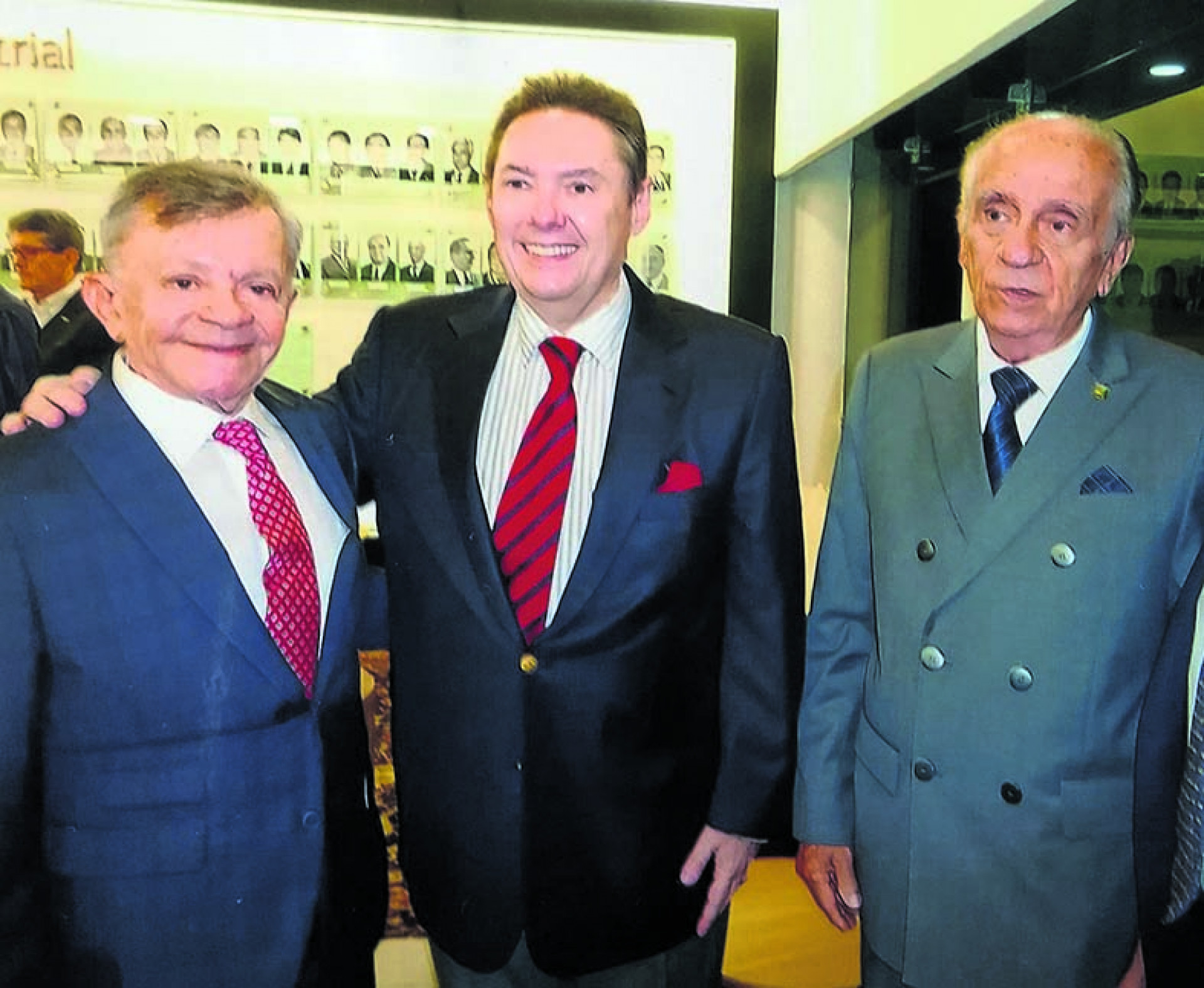 COM João Guimarães, anfitrião da Carnaúba, Edilmo Cunha e Ivens Dias Branco Júnior (Foto: opovo)