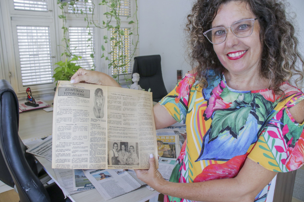 Alguns leitores e assinantes, como Hélia Medeiros, colecionam fatos importantes que aconteceram ao longo dos anos(Foto: THAÍS MESQUITA)