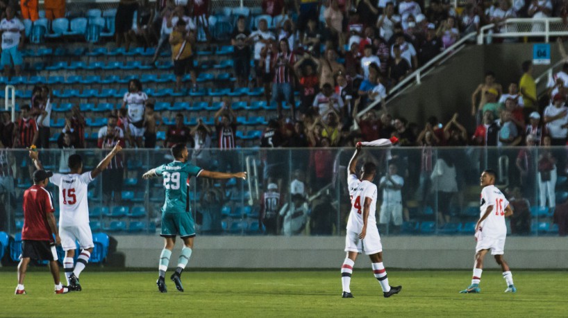 FORTALEZA, CEARÁ, 23-12-2022: Jogo Ferroviário x Asa, pela pré-eliminatória da Copa do Nordeste 2023, no Estádio Presidente Vargas .  (Foto: Fernanda Barros/ O Povo)
