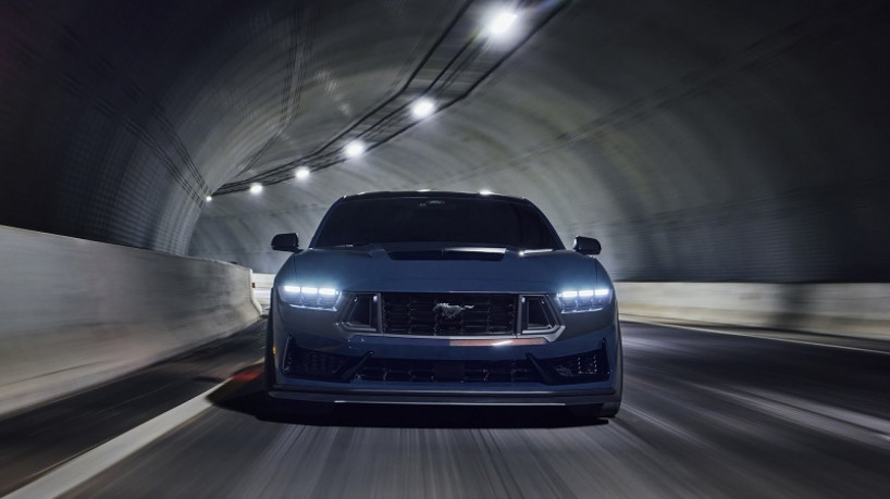 O Mustang Dark Horse tem câmbio manual de seis marchas, com a opção de automático de 10 velocidades