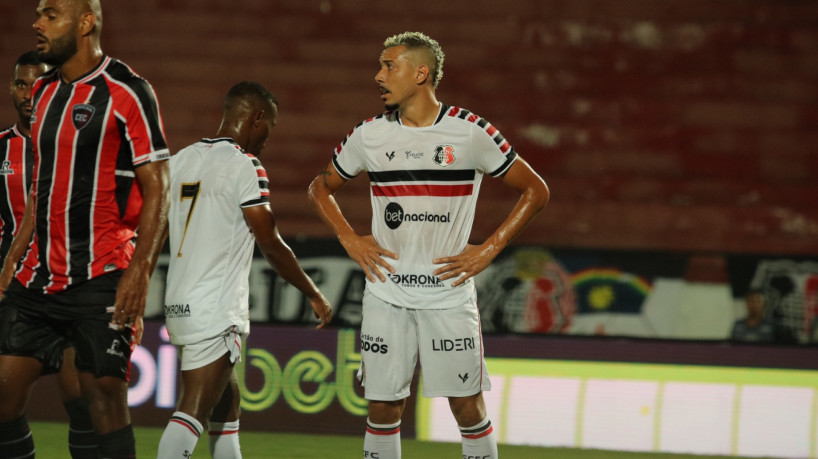 Registro da partida entre Santa Cruz e Caucaia, pela primeira fase preliminar da Copa do Nordeste