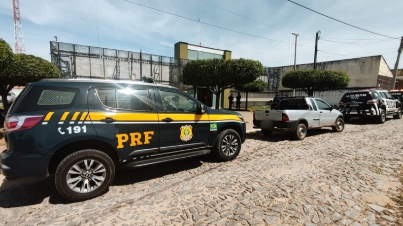 Picape recuperada em Várzea Alegre havia sido roubada em SP há dez anos(foto: Divulgação/PRF)