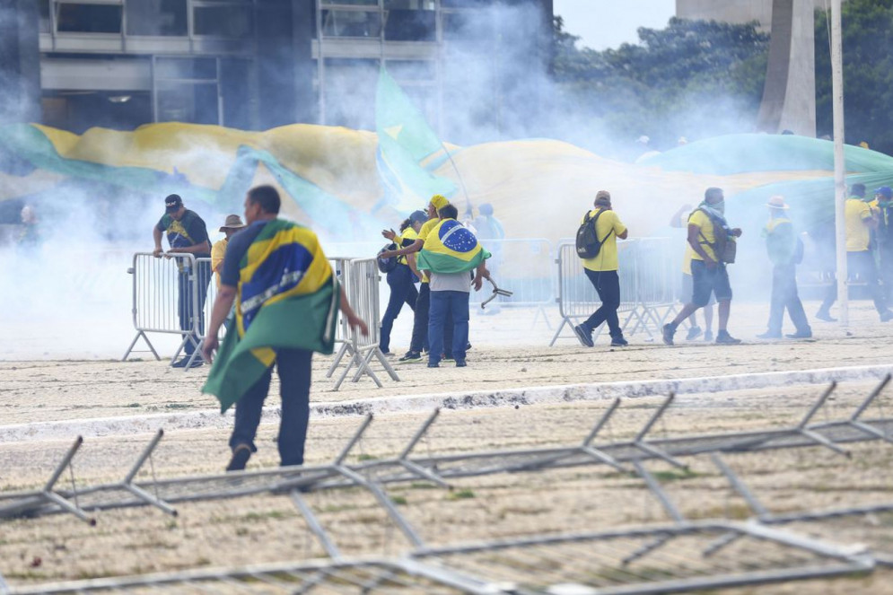 Manifestantes invadem Congresso, STF e Pal&aacute;cio do Planalto em 8 de janeiro de 2023