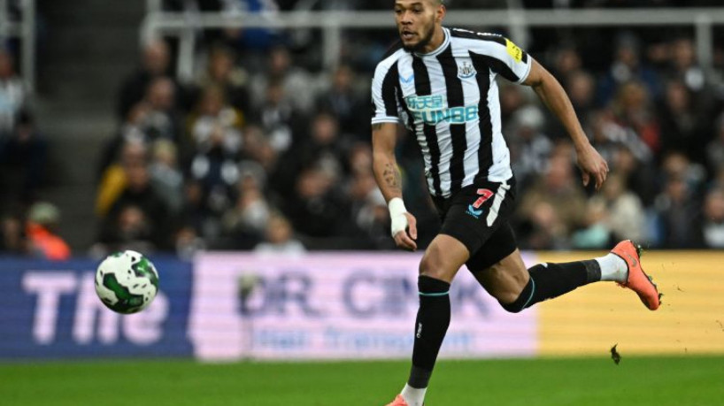 Atacante Joelinton em ação pelo Newcastle, da Inglaterra