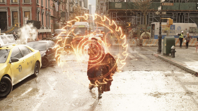 O Doutor Estranho, super-herói da Marvel, mora na cidade de Nova Iorque, nos Estados Unidos 