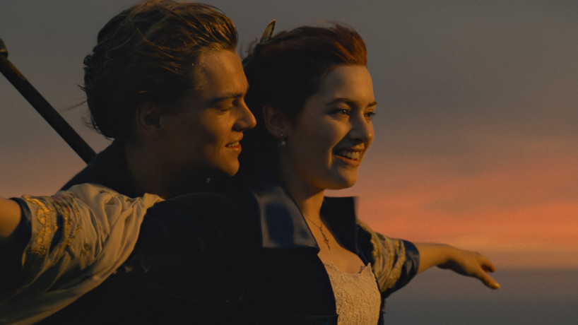Leonardo DiCaprio (Jack) e Kate Winslet (Rose) em Titanic.
