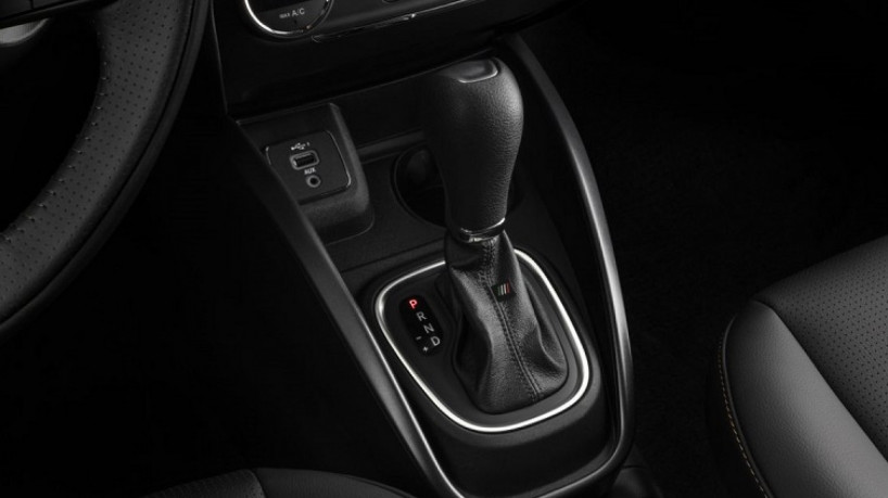 A transmissão CVT oferece três modos de condução: automático, manual e sport