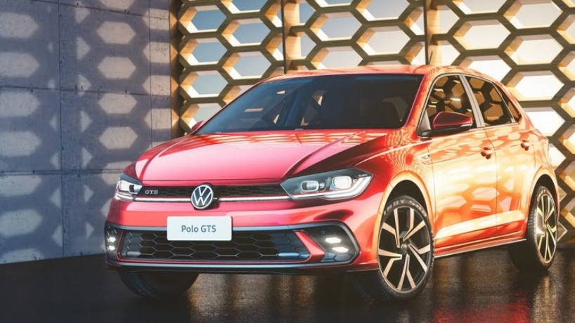 Versão chega completa, sem opcionais, com rodas de 18 polegadas de série, freios a disco nas quatro rodas e cinco opções de cores