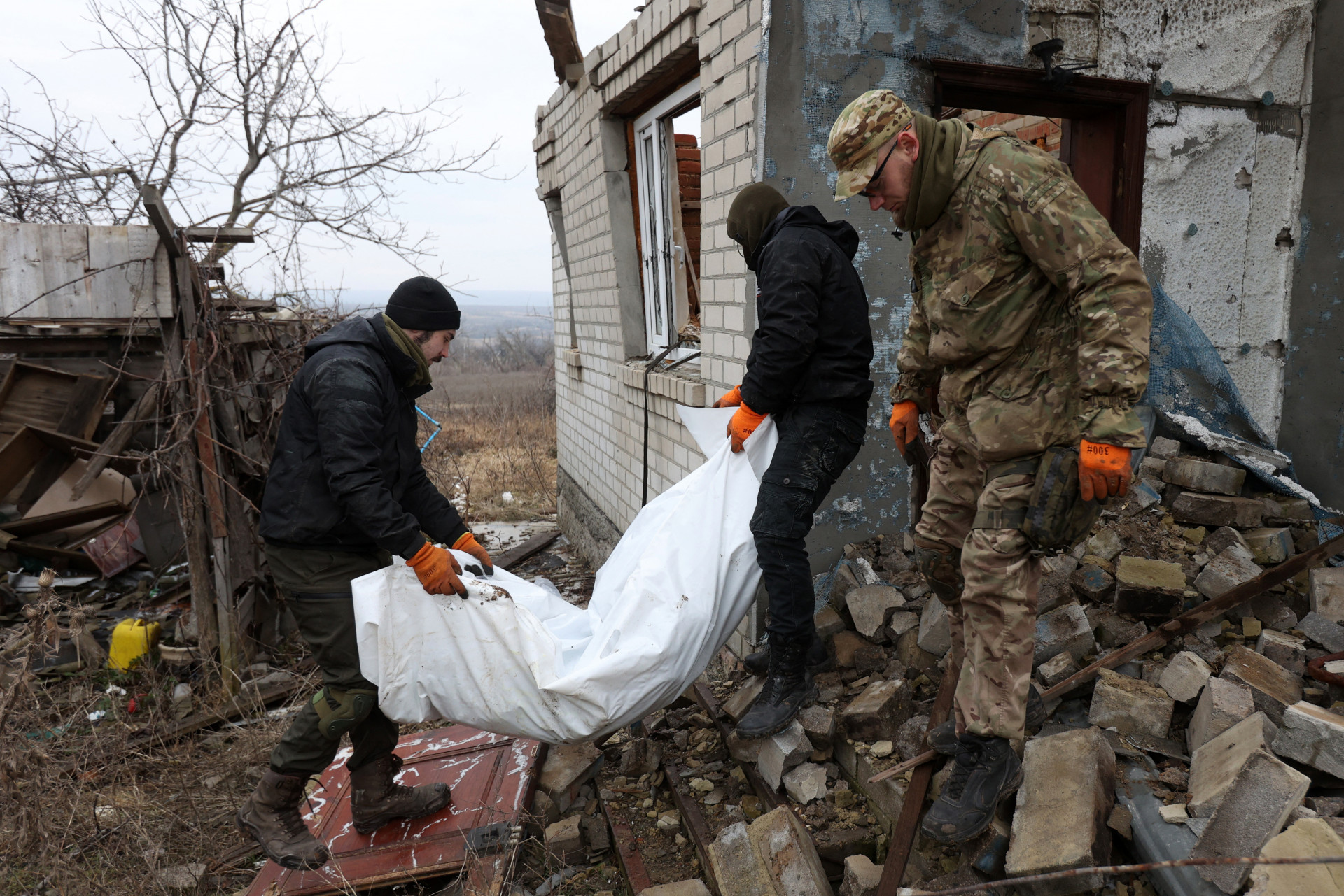 Guerra na Ucrânia já soma 280 mil soldados mortos ou feridos | Farol | OPOVO+