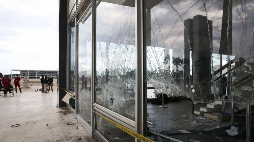 Palácio do Supremo Tribunal Federal destruído, após distúrbios antidemocráticos no ultimo domingo 