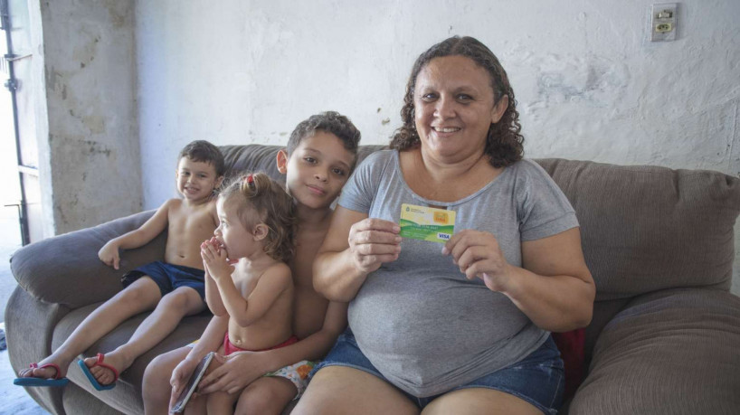 Os agentes atuam junto às famílias e ajudam a promover políticas públicas educacionais 