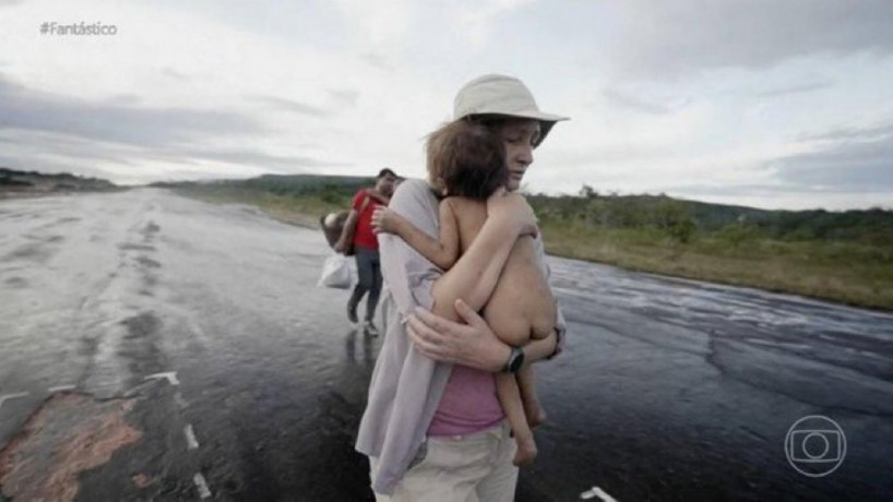 A jornalista Sonia Bridi em visita realizada ao território Yanomami 