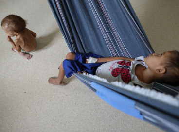 … mas lida com o avanço do garimpo ilegal e altos níveis de mortalidade e desnutrição infantil.