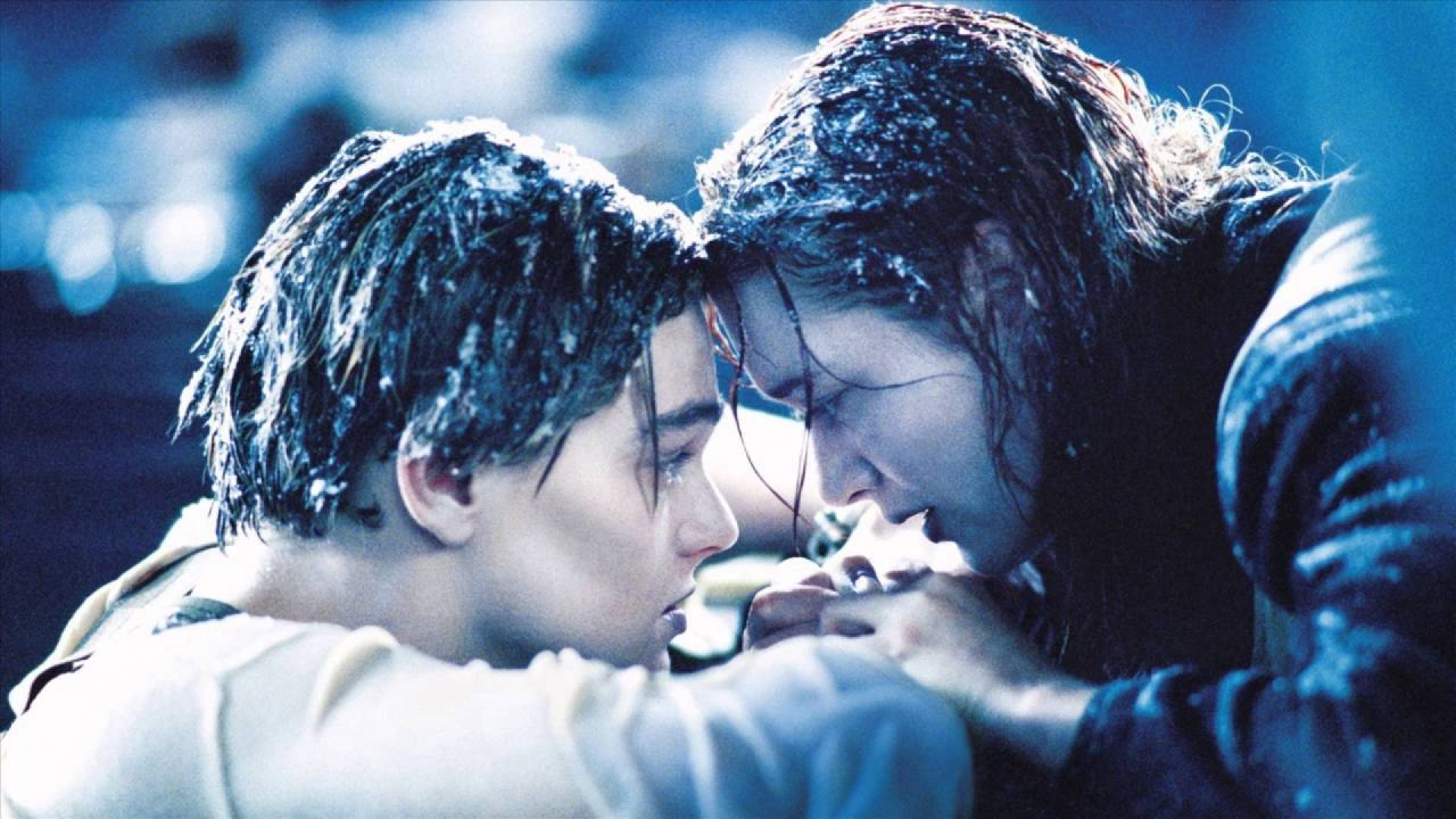 Jack e Rose, par romântico do filme "Titanic" (1997), sucesso de bilheteria 