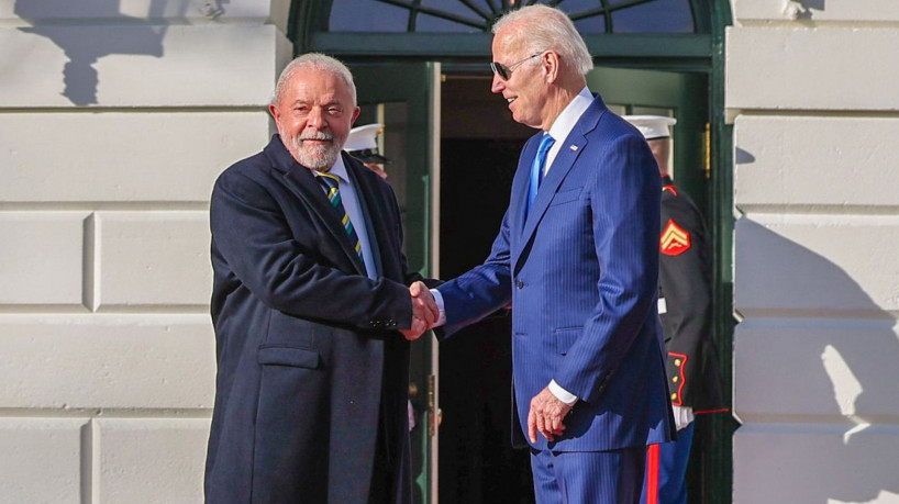 Presidente da Rep&uacute;blica, Luiz In&aacute;cio Lula da Silva, durante reuni&atilde;o com o presidente dos Estados Unidos, Joe Biden. Casa Branca - Sal&atilde;o Oval, Washington (EUA)