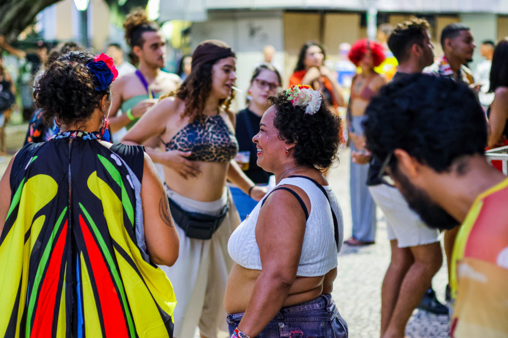 Despedida do Pré-Carnaval, em fevereiro último deste ano de 2023, na Praça dos Leões, no Bar Lions, intensa movimentação reúne foliões de todas as tribos da cidade (Foto: AURÉLIO ALVES)