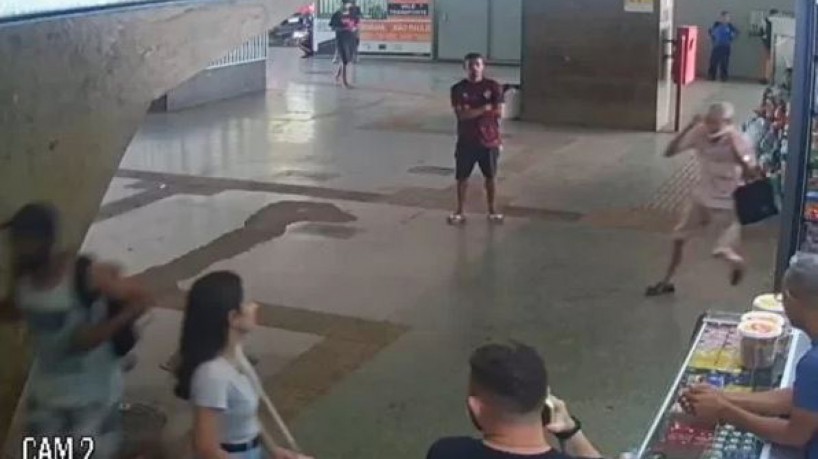 Idoso assaltado dentro do banheiro de rodovi&aacute;ria de Bras&iacute;lia correu atr&aacute;s de suspeito nessa segunda-feira, 13