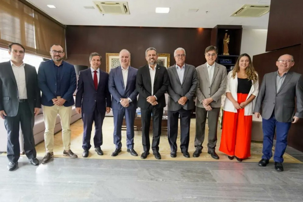 Reunião de executivos da Portocem com o governador Elmano de Freitas