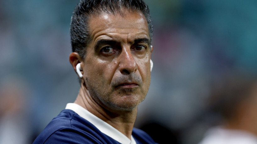 Técnico Renato Paiva no jogo Bahia x Fortaleza, na Fonte Nova, pela Copa do Nordeste 2023