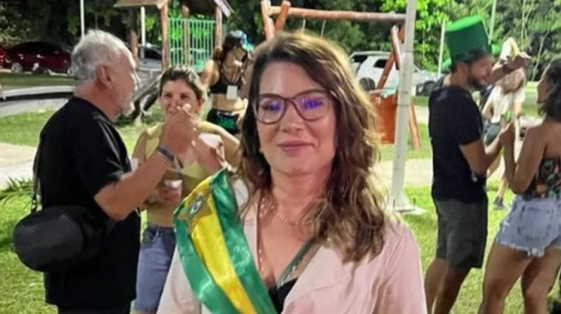 Sósia de Janja viraliza em bloquinho de carnaval de São Luís 