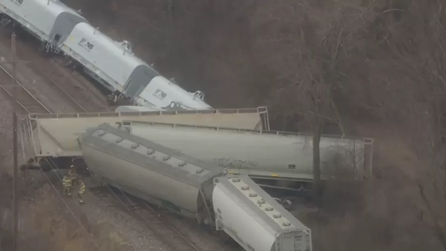 Trem que transportava produtos tóxicos descarrilou nesta quinta-feira, 16, perto de Detroit, no Estado de Michigan