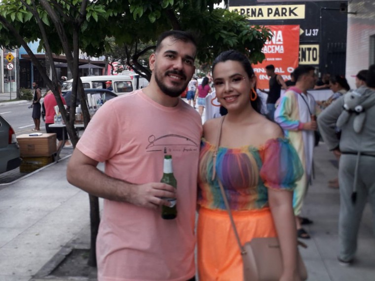 Casal optou por segurança e conforto de carnaval privado em Fortaleza