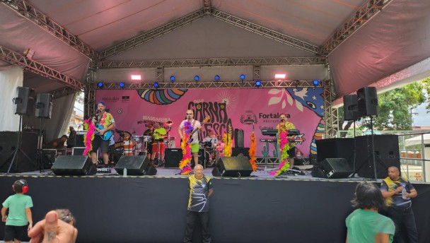 Transacionais inicia seu show no ciclo carnavalesco do bairro Benfica neste domingo, 19