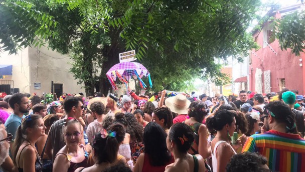 Cortejo Solto na Buraqueira segue animando o bairro Benfica neste domingo, 19