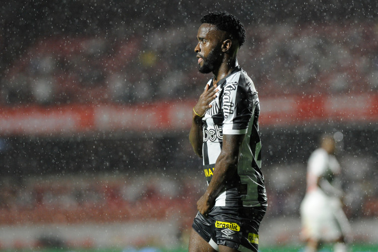 Atacante Mendoza no jogo São Paulo x Santos, no Morumbi, pelo Campeonato Paulista 2023